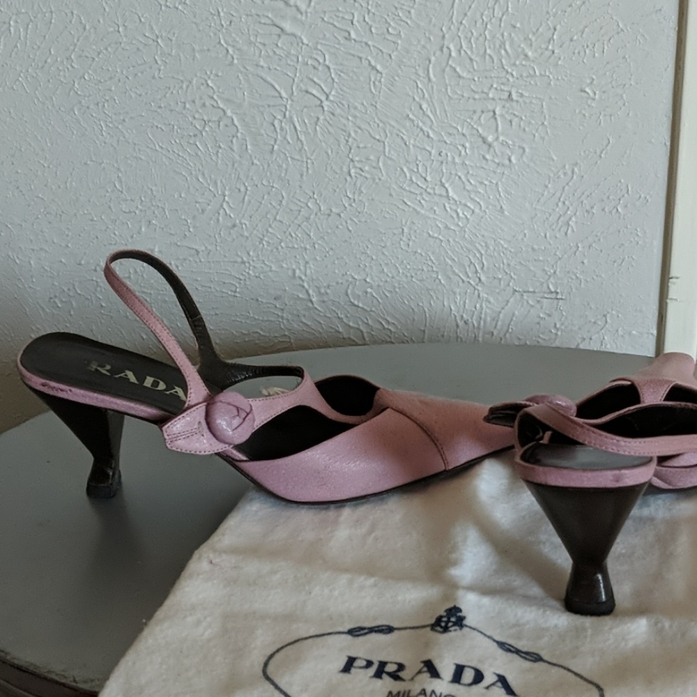 PRADA - Picture 2 of 4